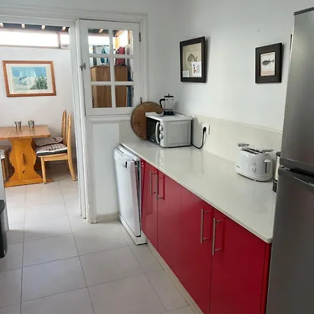 Side Apartment, 104 *