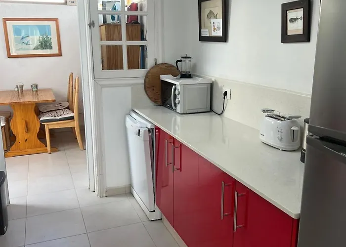 Side Apartment, 104 *